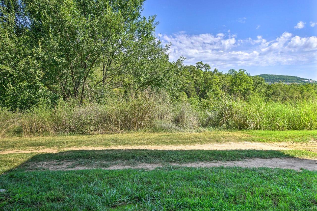 Cozy Condo With Pool Access, 5 Mi To Table Rock Lake Branson Ngoại thất bức ảnh